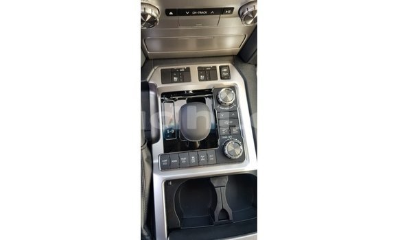 ይግዙ Imported Toyota Land Cruiser ጥቁር መኪና በ Import - Dubai በ ሶማሊያ ይግዙ Imported Toyota Land Cruiser ጥቁር መኪና በ Import - Dubai በ ሶማሊያ