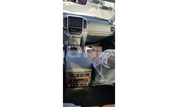 ይግዙ Imported Toyota Land Cruiser ጥቁር መኪና በ Import - Dubai በ ሶማሊያ ይግዙ Imported Toyota Land Cruiser ጥቁር መኪና በ Import - Dubai በ ሶማሊያ