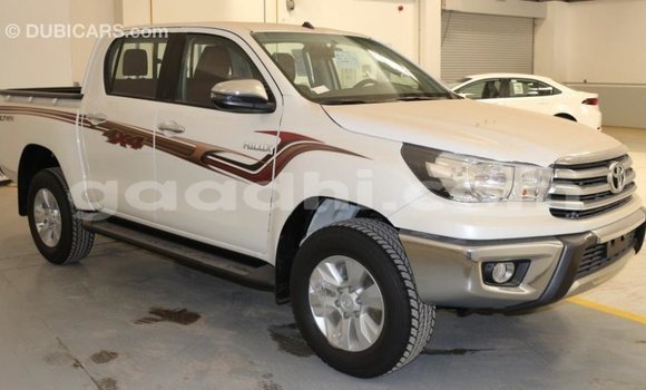 Acheter Import Voiture Toyota Hilux Blanc à Import - Dubai, Somalie Acheter Import Voiture Toyota Hilux Blanc à Import - Dubai, Somalie
