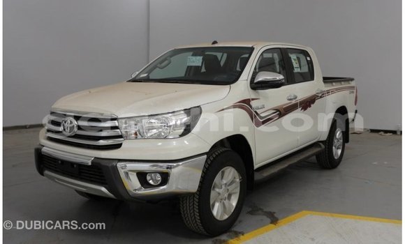 Acheter Import Voiture Toyota Hilux Blanc à Import - Dubai, Somalie Acheter Import Voiture Toyota Hilux Blanc à Import - Dubai, Somalie
