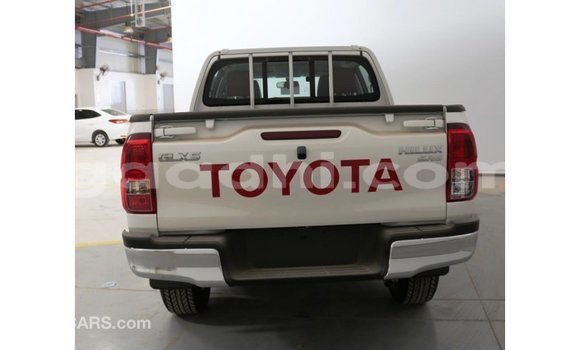 Acheter Import Voiture Toyota Hilux Blanc à Import - Dubai, Somalie Acheter Import Voiture Toyota Hilux Blanc à Import - Dubai, Somalie
