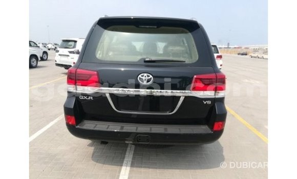 Nunua Imported Toyota Land Cruiser Nyeusi Gari ndani ya Import - Dubai nchini Somalia Nunua Imported Toyota Land Cruiser Nyeusi Gari ndani ya Import - Dubai nchini Somalia