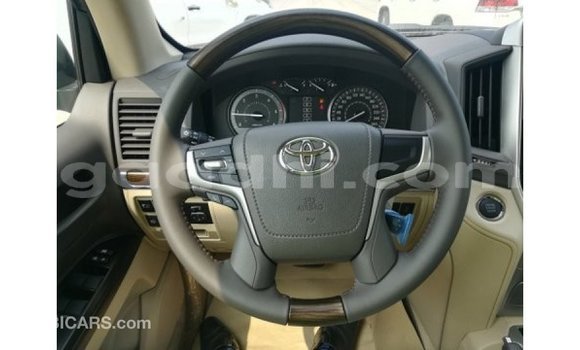 Nunua Imported Toyota Land Cruiser Nyeusi Gari ndani ya Import - Dubai nchini Somalia Nunua Imported Toyota Land Cruiser Nyeusi Gari ndani ya Import - Dubai nchini Somalia