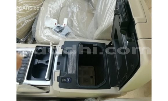 Nunua Imported Toyota Land Cruiser Nyeusi Gari ndani ya Import - Dubai nchini Somalia Nunua Imported Toyota Land Cruiser Nyeusi Gari ndani ya Import - Dubai nchini Somalia