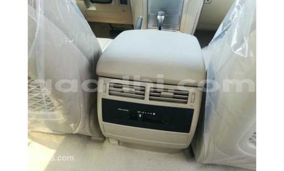 Nunua Imported Toyota Land Cruiser Nyeusi Gari ndani ya Import - Dubai nchini Somalia Nunua Imported Toyota Land Cruiser Nyeusi Gari ndani ya Import - Dubai nchini Somalia