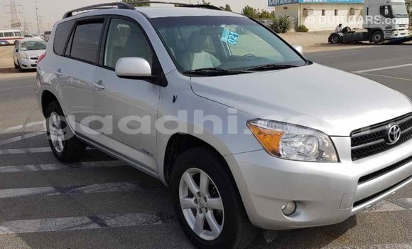 اشتري Imported Toyota RAV4 آخر سيارة في Import - Dubai في الصومال اشتري Imported Toyota RAV4 آخر سيارة في Import - Dubai في الصومال