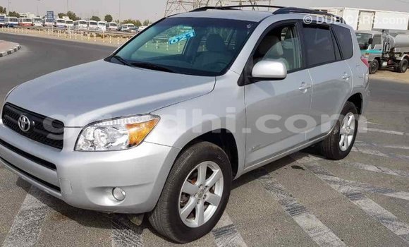 اشتري Imported Toyota RAV4 آخر سيارة في Import - Dubai في الصومال اشتري Imported Toyota RAV4 آخر سيارة في Import - Dubai في الصومال
