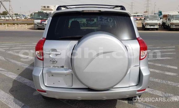 اشتري Imported Toyota RAV4 آخر سيارة في Import - Dubai في الصومال اشتري Imported Toyota RAV4 آخر سيارة في Import - Dubai في الصومال