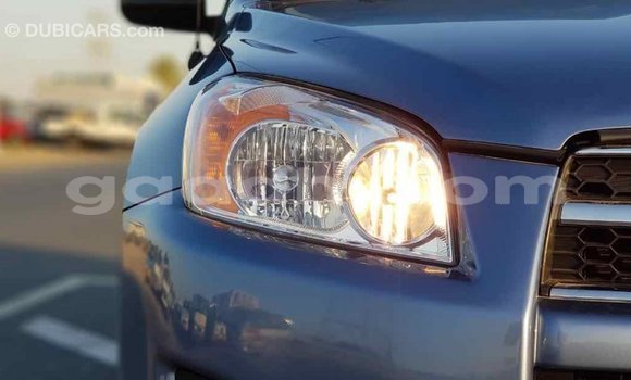 اشتري Imported Toyota RAV4 أزرق سيارة في Import - Dubai في الصومال اشتري Imported Toyota RAV4 أزرق سيارة في Import - Dubai في الصومال