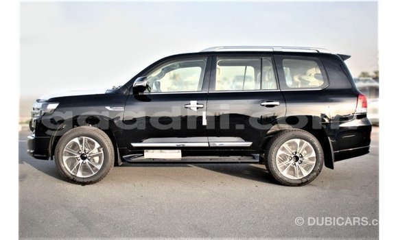 ይግዙ Imported Toyota Land Cruiser ጥቁር መኪና በ Import - Dubai በ ሶማሊያ ይግዙ Imported Toyota Land Cruiser ጥቁር መኪና በ Import - Dubai በ ሶማሊያ