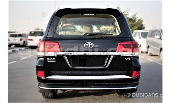 ይግዙ Imported Toyota Land Cruiser ጥቁር መኪና በ Import - Dubai በ ሶማሊያ ይግዙ Imported Toyota Land Cruiser ጥቁር መኪና በ Import - Dubai በ ሶማሊያ
