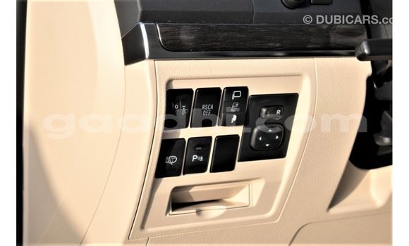 ይግዙ Imported Toyota Land Cruiser ጥቁር መኪና በ Import - Dubai በ ሶማሊያ ይግዙ Imported Toyota Land Cruiser ጥቁር መኪና በ Import - Dubai በ ሶማሊያ