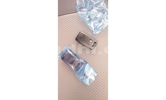 ይግዙ Imported Toyota Land Cruiser ነጭ መኪና በ Import - Dubai በ ሶማሊያ ይግዙ Imported Toyota Land Cruiser ነጭ መኪና በ Import - Dubai በ ሶማሊያ