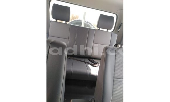 Nunua Imported Toyota Land Cruiser Nyeupe Gari ndani ya Import - Dubai nchini Somalia Nunua Imported Toyota Land Cruiser Nyeupe Gari ndani ya Import - Dubai nchini Somalia