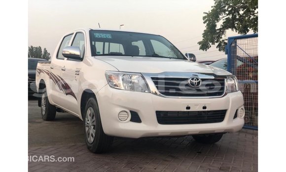 Acheter Import Voiture Toyota Hilux Blanc à Import - Dubai, Somalie Acheter Import Voiture Toyota Hilux Blanc à Import - Dubai, Somalie