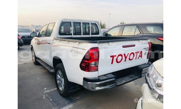 Acheter Import Voiture Toyota Hilux Blanc à Import - Dubai, Somalie Acheter Import Voiture Toyota Hilux Blanc à Import - Dubai, Somalie