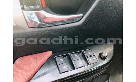 Acheter Import Voiture Toyota Hilux Blanc à Import - Dubai, Somalie Acheter Import Voiture Toyota Hilux Blanc à Import - Dubai, Somalie