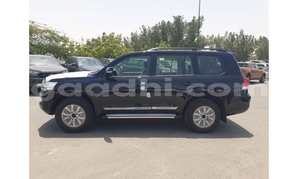 ይግዙ Imported Toyota Land Cruiser ጥቁር መኪና በ Import - Dubai በ ሶማሊያ ይግዙ Imported Toyota Land Cruiser ጥቁር መኪና በ Import - Dubai በ ሶማሊያ