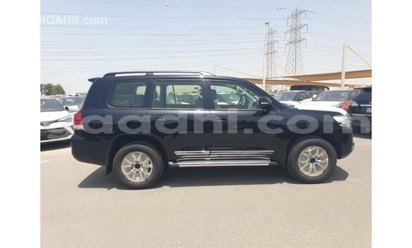ይግዙ Imported Toyota Land Cruiser ጥቁር መኪና በ Import - Dubai በ ሶማሊያ ይግዙ Imported Toyota Land Cruiser ጥቁር መኪና በ Import - Dubai በ ሶማሊያ