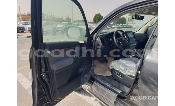 ይግዙ Imported Toyota Land Cruiser ጥቁር መኪና በ Import - Dubai በ ሶማሊያ ይግዙ Imported Toyota Land Cruiser ጥቁር መኪና በ Import - Dubai በ ሶማሊያ