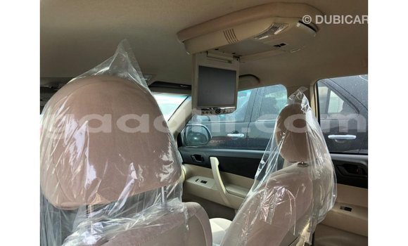 Acheter Import Voiture Toyota Highlander Bleu à Import - Dubai, Somalie Acheter Import Voiture Toyota Highlander Bleu à Import - Dubai, Somalie