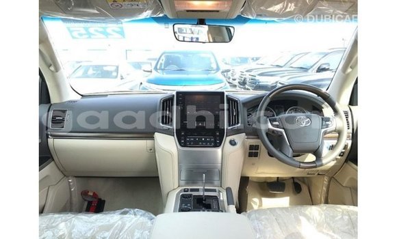Nunua Imported Toyota Land Cruiser Nyeusi Gari ndani ya Import - Dubai nchini Somalia Nunua Imported Toyota Land Cruiser Nyeusi Gari ndani ya Import - Dubai nchini Somalia