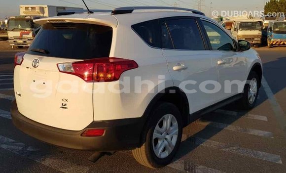 ይግዙ Imported Toyota RAV4 ነጭ መኪና በ Import - Dubai በ ሶማሊያ ይግዙ Imported Toyota RAV4 ነጭ መኪና በ Import - Dubai በ ሶማሊያ