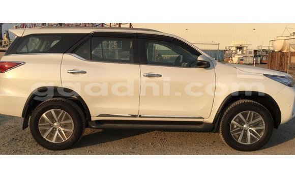 Acheter Import Voiture Toyota Fortuner Autre à Import - Dubai, Somalie Acheter Import Voiture Toyota Fortuner Autre à Import - Dubai, Somalie
