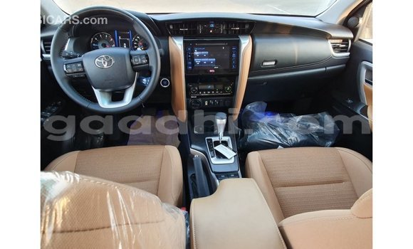Acheter Import Voiture Toyota Fortuner Autre à Import - Dubai, Somalie Acheter Import Voiture Toyota Fortuner Autre à Import - Dubai, Somalie