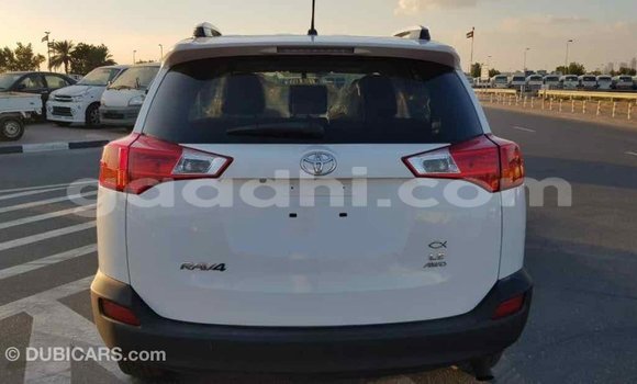 ይግዙ Imported Toyota RAV4 ነጭ መኪና በ Import - Dubai በ ሶማሊያ ይግዙ Imported Toyota RAV4 ነጭ መኪና በ Import - Dubai በ ሶማሊያ