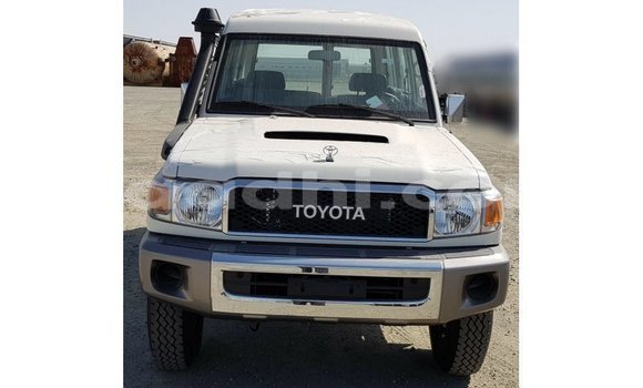 Buy Import Toyota Land Cruiser White Car in Import - Dubai in Somalia