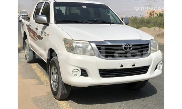 Imported Toyota Hilux White Makiinaa iti Import - Dubai keessatti Somalia keessatti Imported Toyota Hilux White Makiinaa iti Import - Dubai keessatti Somalia keessatti