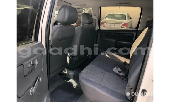 Imported Toyota Hilux White Makiinaa iti Import - Dubai keessatti Somalia keessatti Imported Toyota Hilux White Makiinaa iti Import - Dubai keessatti Somalia keessatti