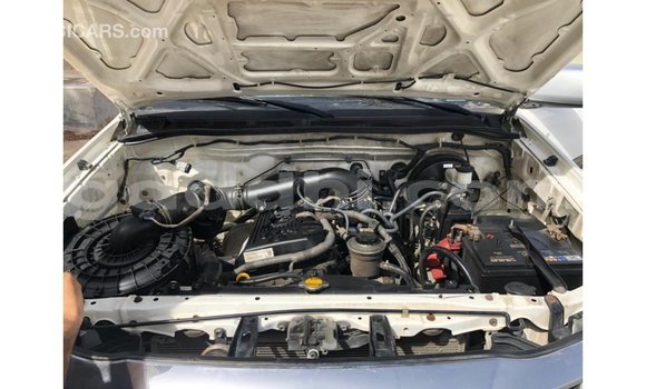Imported Toyota Hilux White Makiinaa iti Import - Dubai keessatti Somalia keessatti Imported Toyota Hilux White Makiinaa iti Import - Dubai keessatti Somalia keessatti