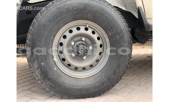 Nunua Imported Toyota Land Cruiser Nyingine Gari ndani ya Import - Dubai nchini Somalia Nunua Imported Toyota Land Cruiser Nyingine Gari ndani ya Import - Dubai nchini Somalia