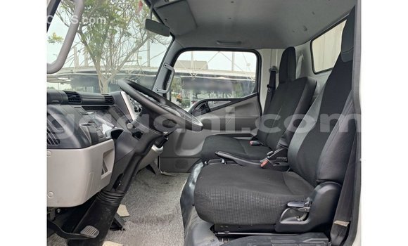 Buy Import Mitsubishi L400 White Truck in Import - Dubai in Somalia Buy Import Mitsubishi L400 White Truck in Import - Dubai in Somalia