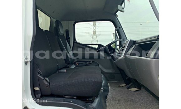 Buy Import Mitsubishi L400 White Truck in Import - Dubai in Somalia Buy Import Mitsubishi L400 White Truck in Import - Dubai in Somalia