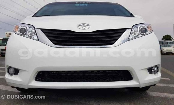 اشتري Imported Toyota Sienna أبيض سيارة في Import - Dubai في الصومال اشتري Imported Toyota Sienna أبيض سيارة في Import - Dubai في الصومال