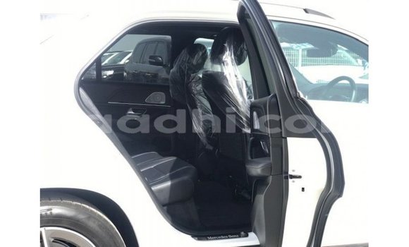 Acheter Import Voiture Mercedes-Benz GLE Blanc à Import - Dubai, Somalie Acheter Import Voiture Mercedes-Benz GLE Blanc à Import - Dubai, Somalie