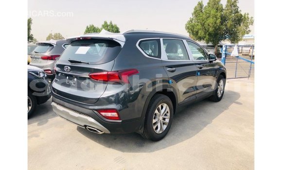 Nunua Imported Hyundai Santa Fe Kijani Gari ndani ya Import - Dubai nchini Somalia Nunua Imported Hyundai Santa Fe Kijani Gari ndani ya Import - Dubai nchini Somalia