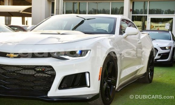 Acheter Import Voiture Chevrolet Camaro Blanc à Import - Dubai, Somalie Acheter Import Voiture Chevrolet Camaro Blanc à Import - Dubai, Somalie
