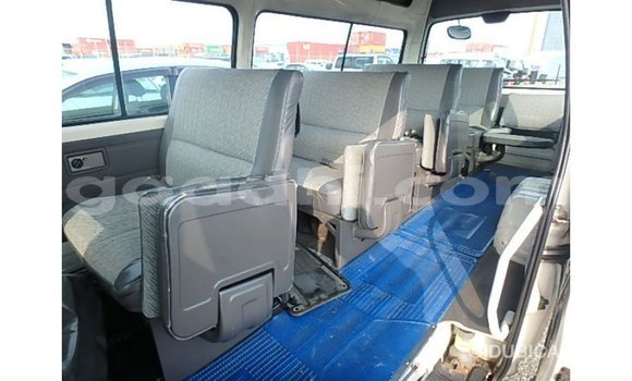 Buy Import Nissan Caravan White Car in Import - Dubai in Somalia Buy Import Nissan Caravan White Car in Import - Dubai in Somalia
