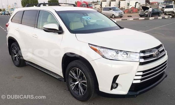 ይግዙ Imported Toyota Highlander ነጭ መኪና በ Import - Dubai በ ሶማሊያ ይግዙ Imported Toyota Highlander ነጭ መኪና በ Import - Dubai በ ሶማሊያ