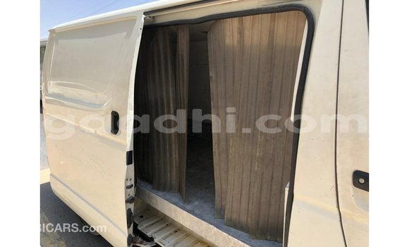 Acheter Import Voiture Toyota Hiace Blanc à Import - Dubai, Somalie Acheter Import Voiture Toyota Hiace Blanc à Import - Dubai, Somalie