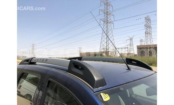 Acheter Import Voiture Renault Duster Bleu à Import - Dubai, Somalie Acheter Import Voiture Renault Duster Bleu à Import - Dubai, Somalie