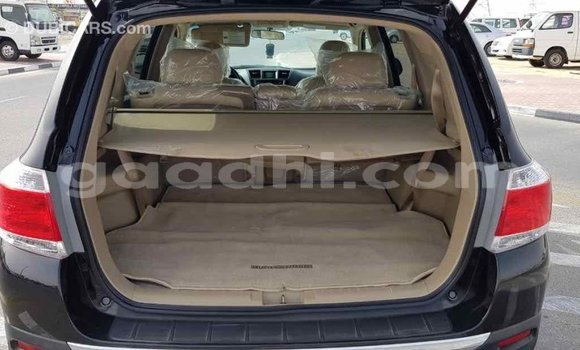 اشتري Imported Toyota Highlander أسود سيارة في Import - Dubai في الصومال اشتري Imported Toyota Highlander أسود سيارة في Import - Dubai في الصومال