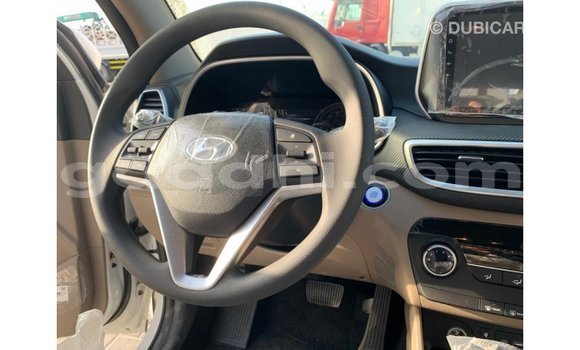 Nunua Imported Hyundai Tucson Nyeupe Gari ndani ya Import - Dubai nchini Somalia Nunua Imported Hyundai Tucson Nyeupe Gari ndani ya Import - Dubai nchini Somalia