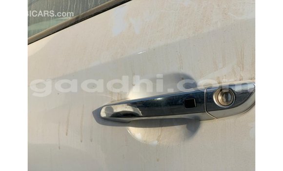 Nunua Imported Hyundai Tucson Nyeupe Gari ndani ya Import - Dubai nchini Somalia Nunua Imported Hyundai Tucson Nyeupe Gari ndani ya Import - Dubai nchini Somalia