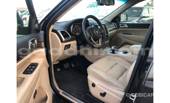 Nunua Imported Jeep Grand Cherokee Nyeusi Gari ndani ya Import - Dubai nchini Somalia Nunua Imported Jeep Grand Cherokee Nyeusi Gari ndani ya Import - Dubai nchini Somalia