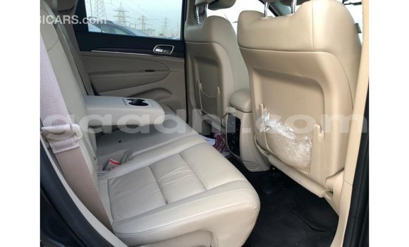 Nunua Imported Jeep Grand Cherokee Nyeusi Gari ndani ya Import - Dubai nchini Somalia Nunua Imported Jeep Grand Cherokee Nyeusi Gari ndani ya Import - Dubai nchini Somalia